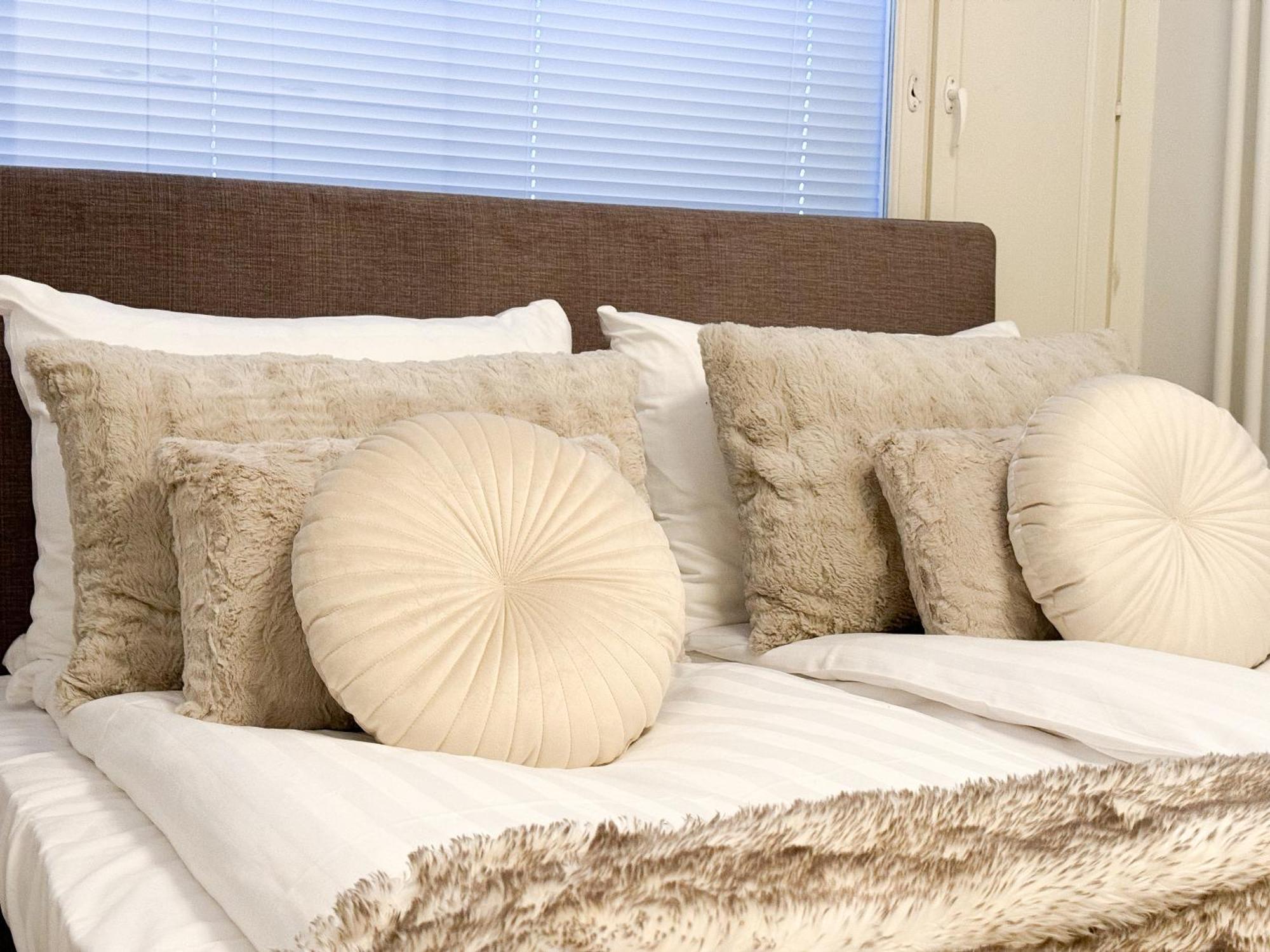 Aurora Central Suite IV Рованиеми Екстериор снимка